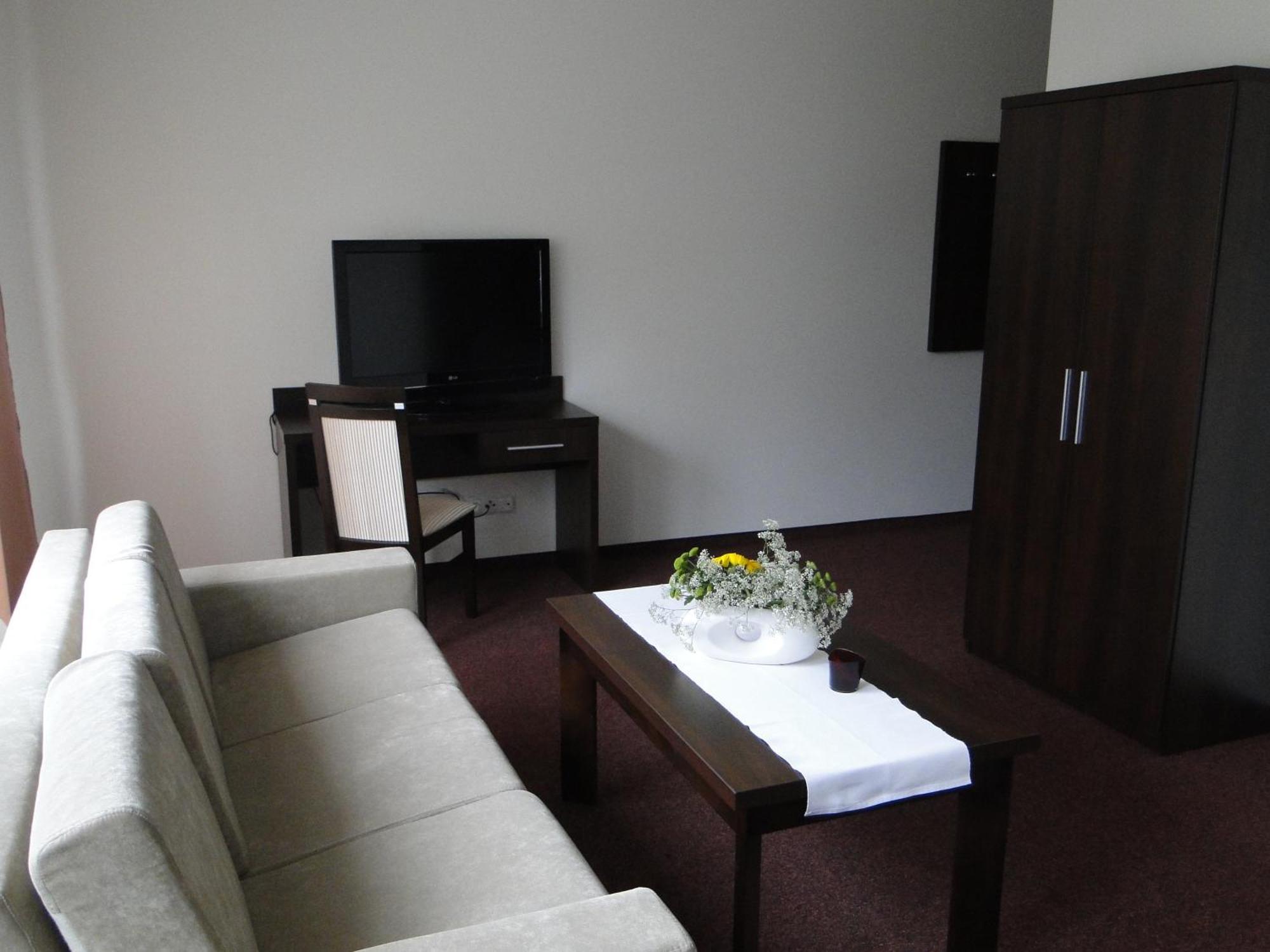 Hotel Cynamon Tokarnia  Экстерьер фото